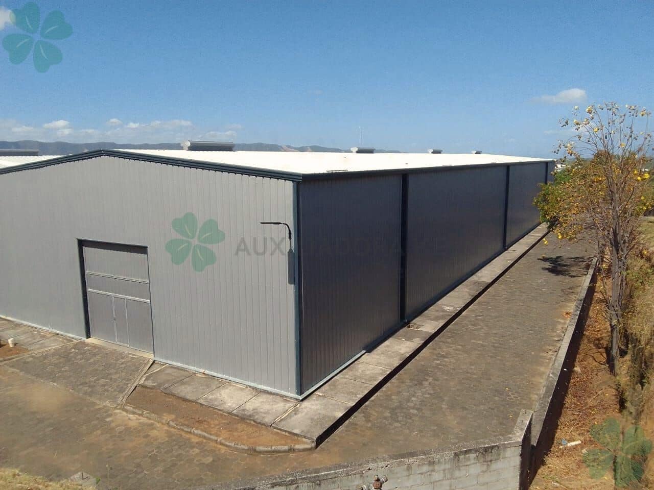 Disponibles 3 amplias bodegas para renta