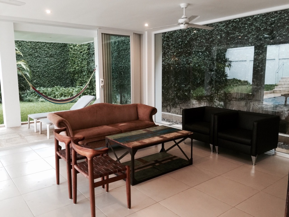 Moderna y con acabados de lujo