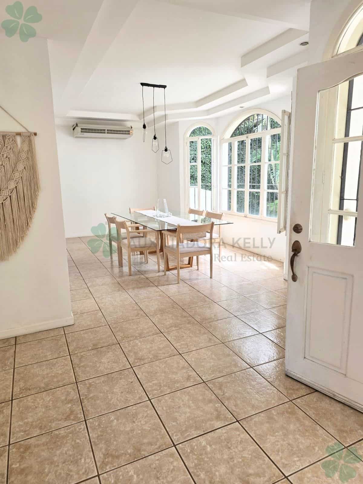 Se renta casa en las cumbres