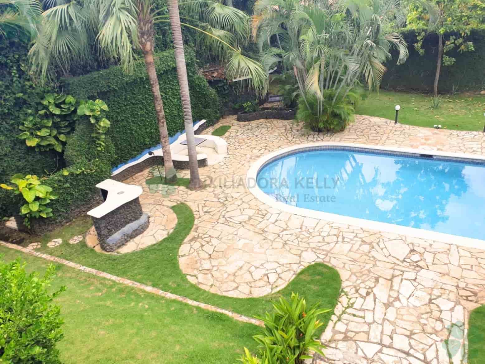 Se renta casa en las cumbres